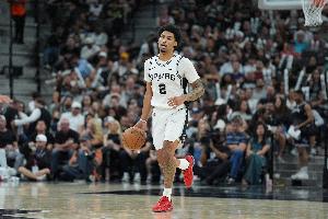 天王山存疑！队记：哈珀进行了常规的赛前热身 这是个积极的信号